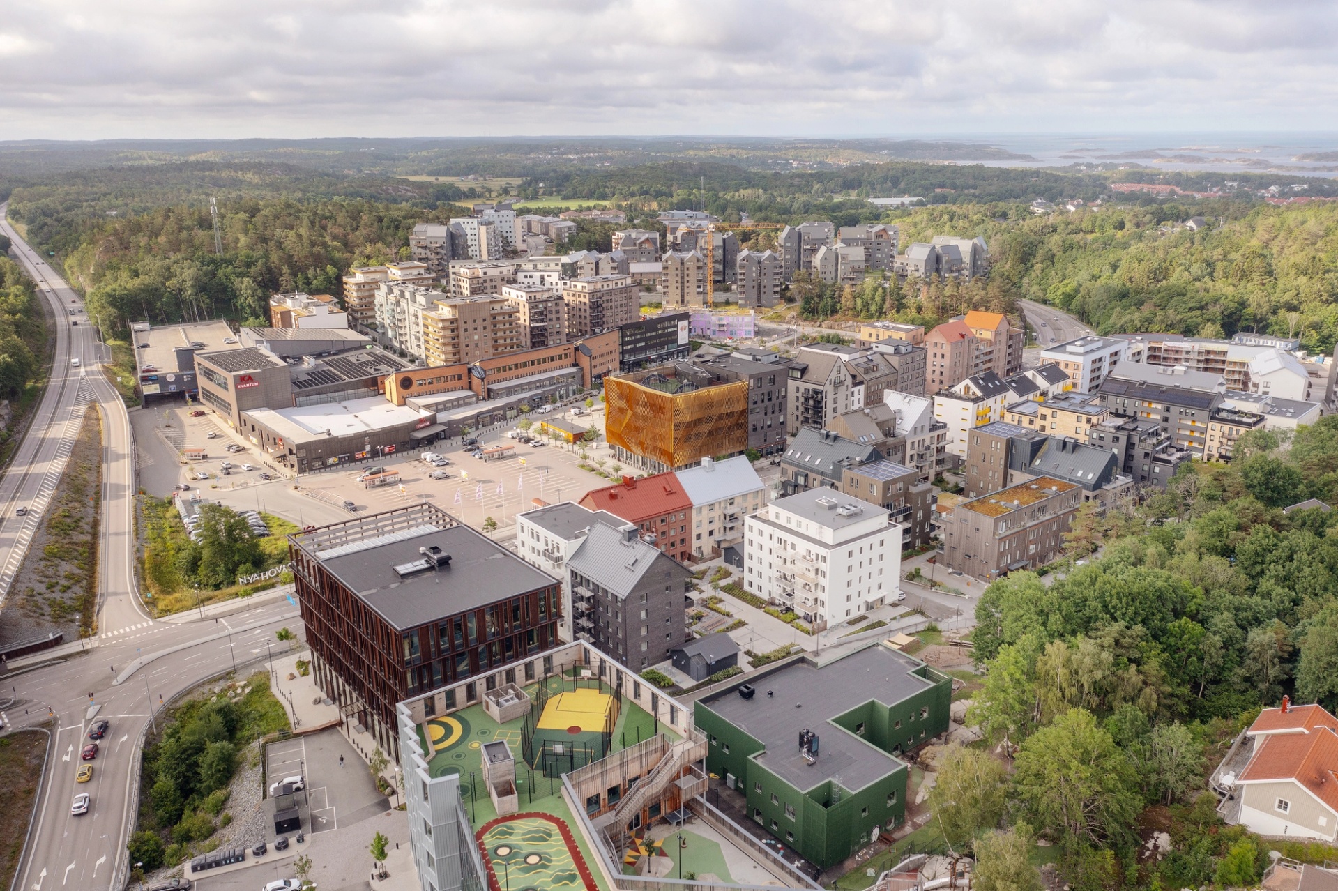 Hovås Entré flygvy med Kodakhuset i bakgrunden