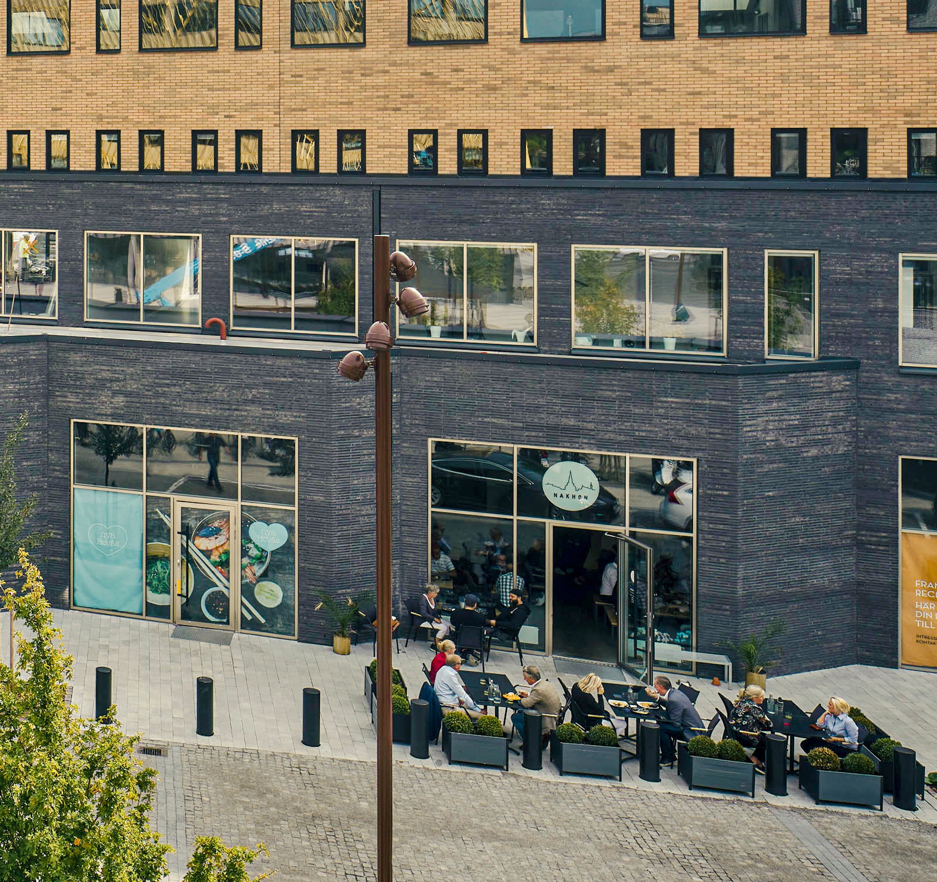 Kodakhuset med verksamheter som gör vardagen smidig för de närboende och besökare.