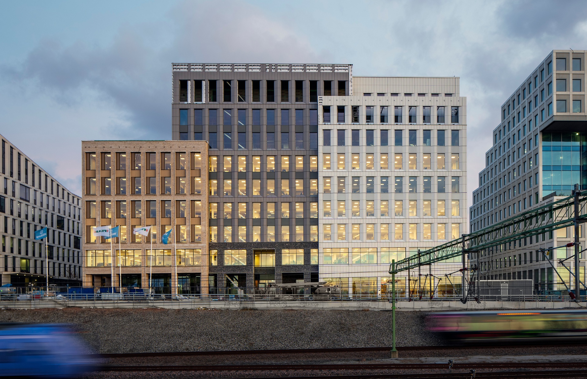 Kvartetten i Hyllie fotat från tågspåret