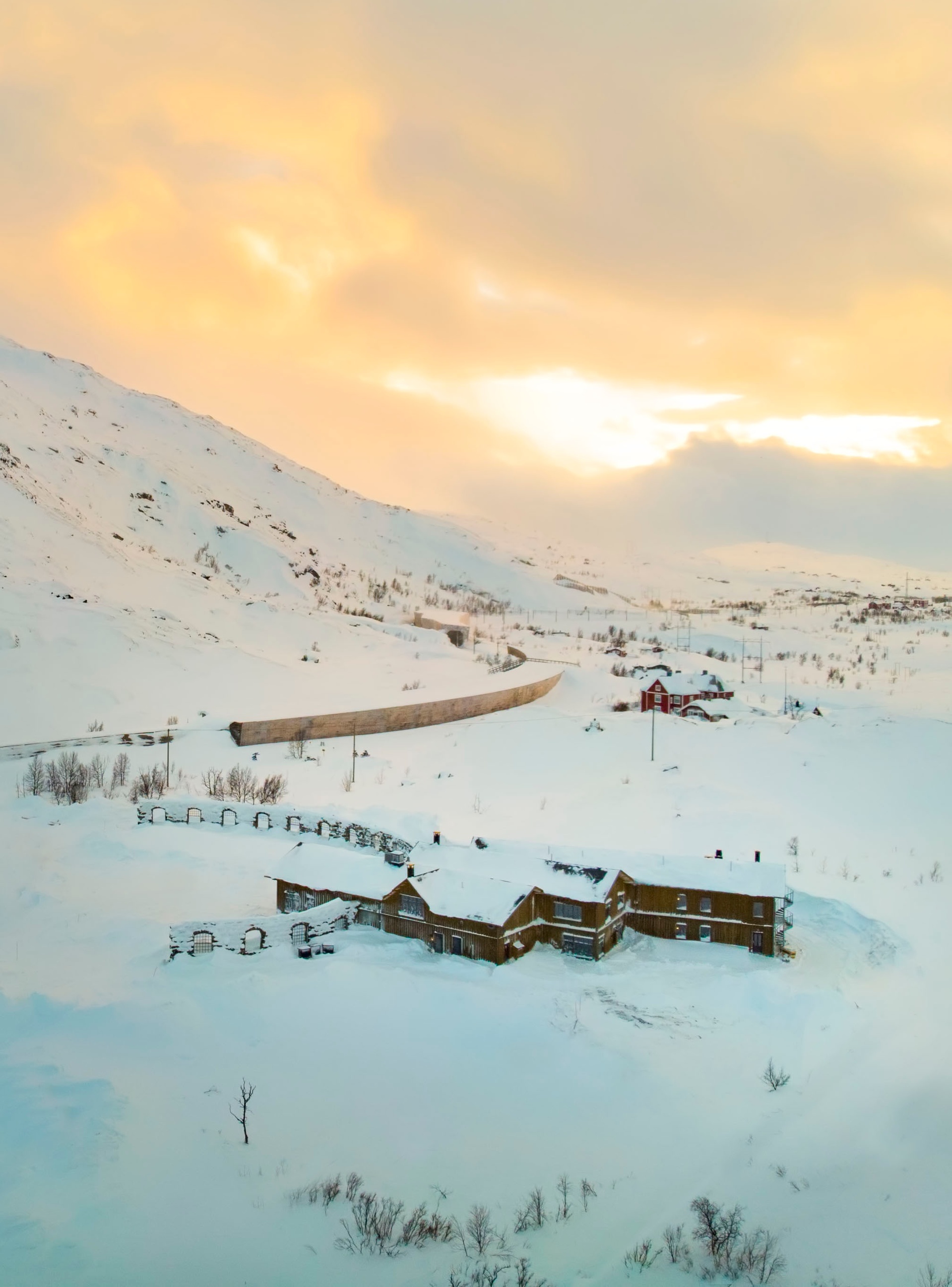 Niehku Mountain Villa är ett exklusivt äventyrshotell vid Riksgränsen