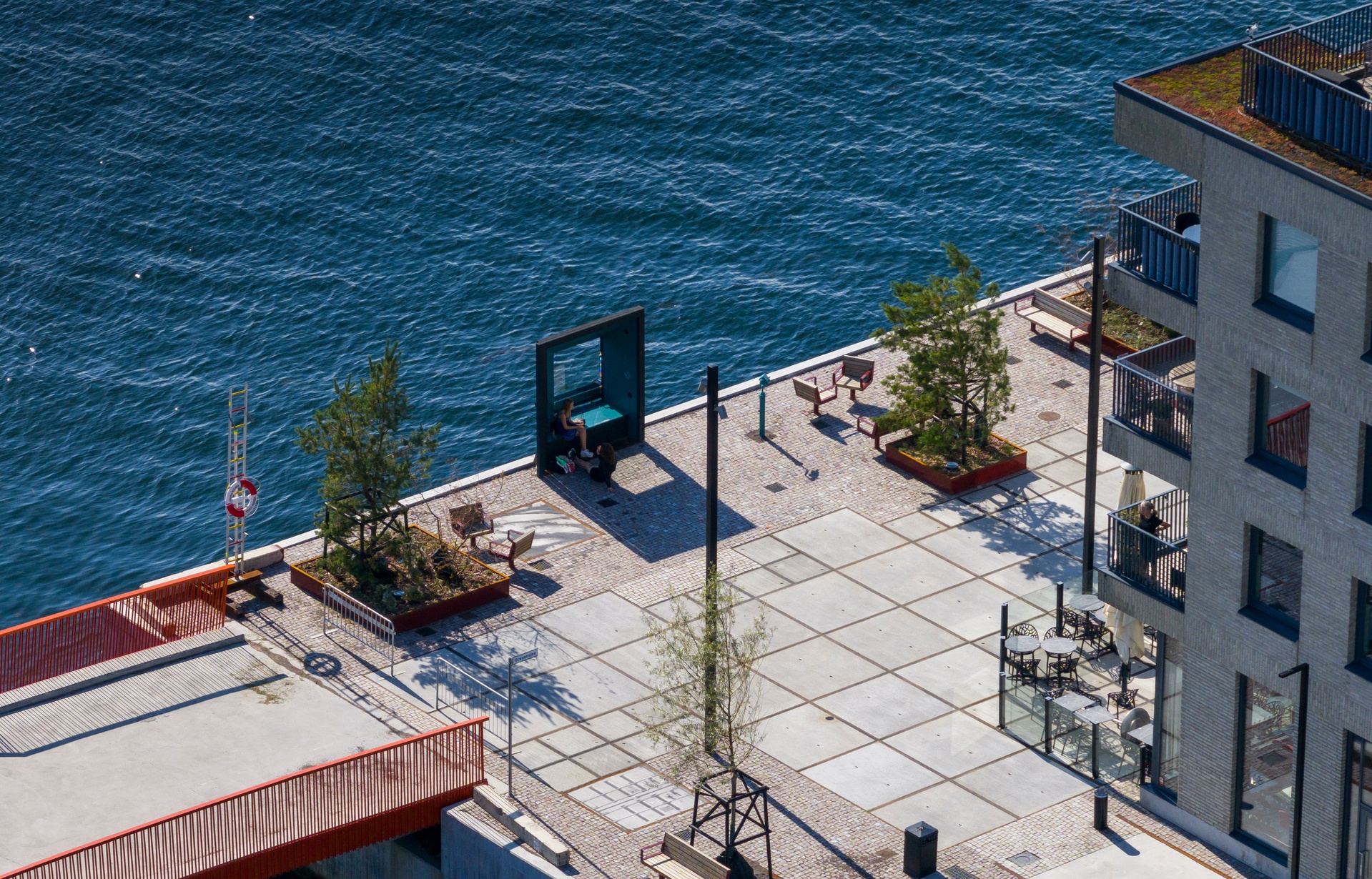 OPS Paviljonger, stadsmöbel på kajkanten, Oceanhamnen Helsingborg