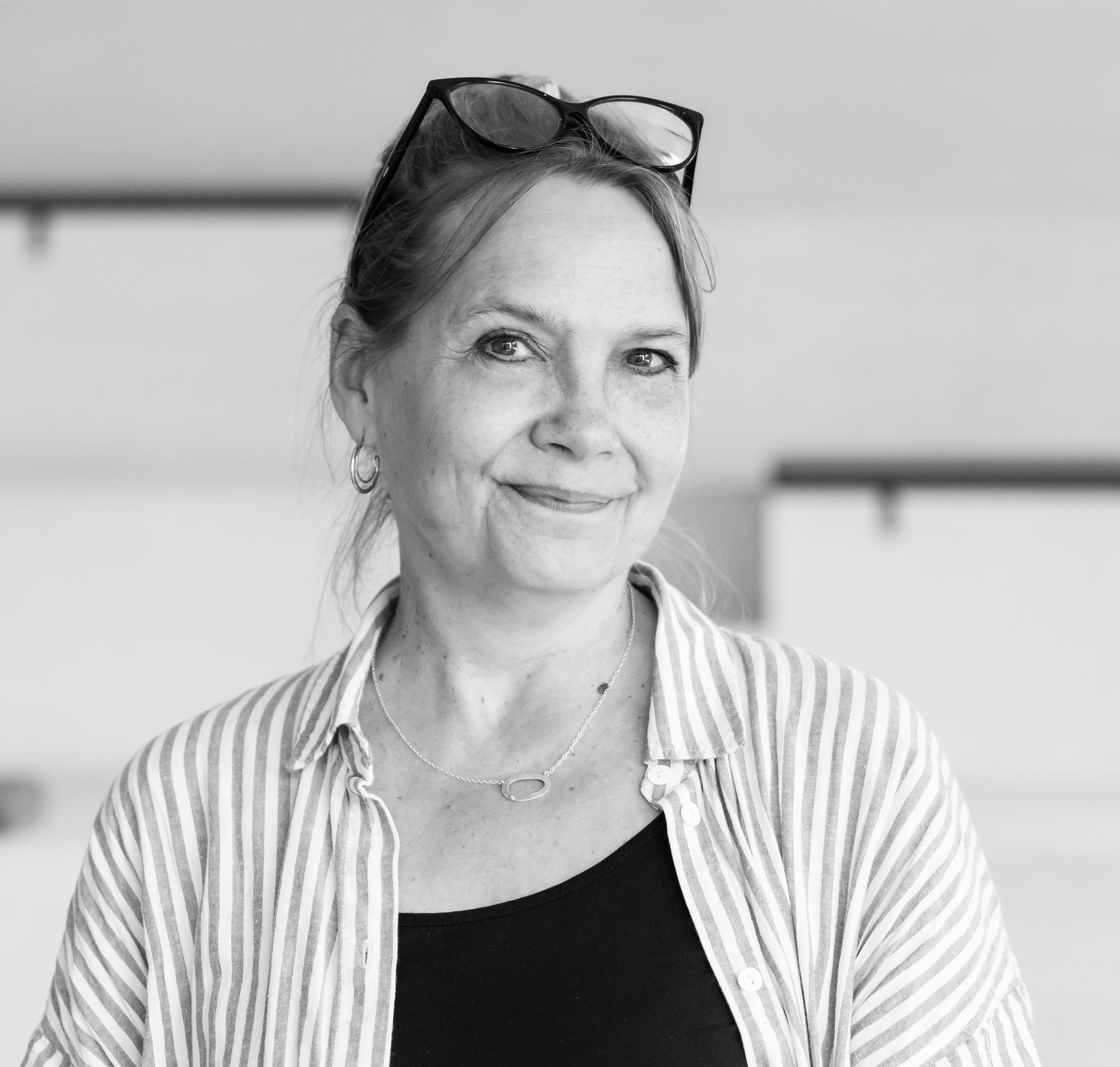 Olomon quchoqlashib porno Erkak bilan qora tanli odamni yalagan jinsiy aloqani onlayn tomosha qilish