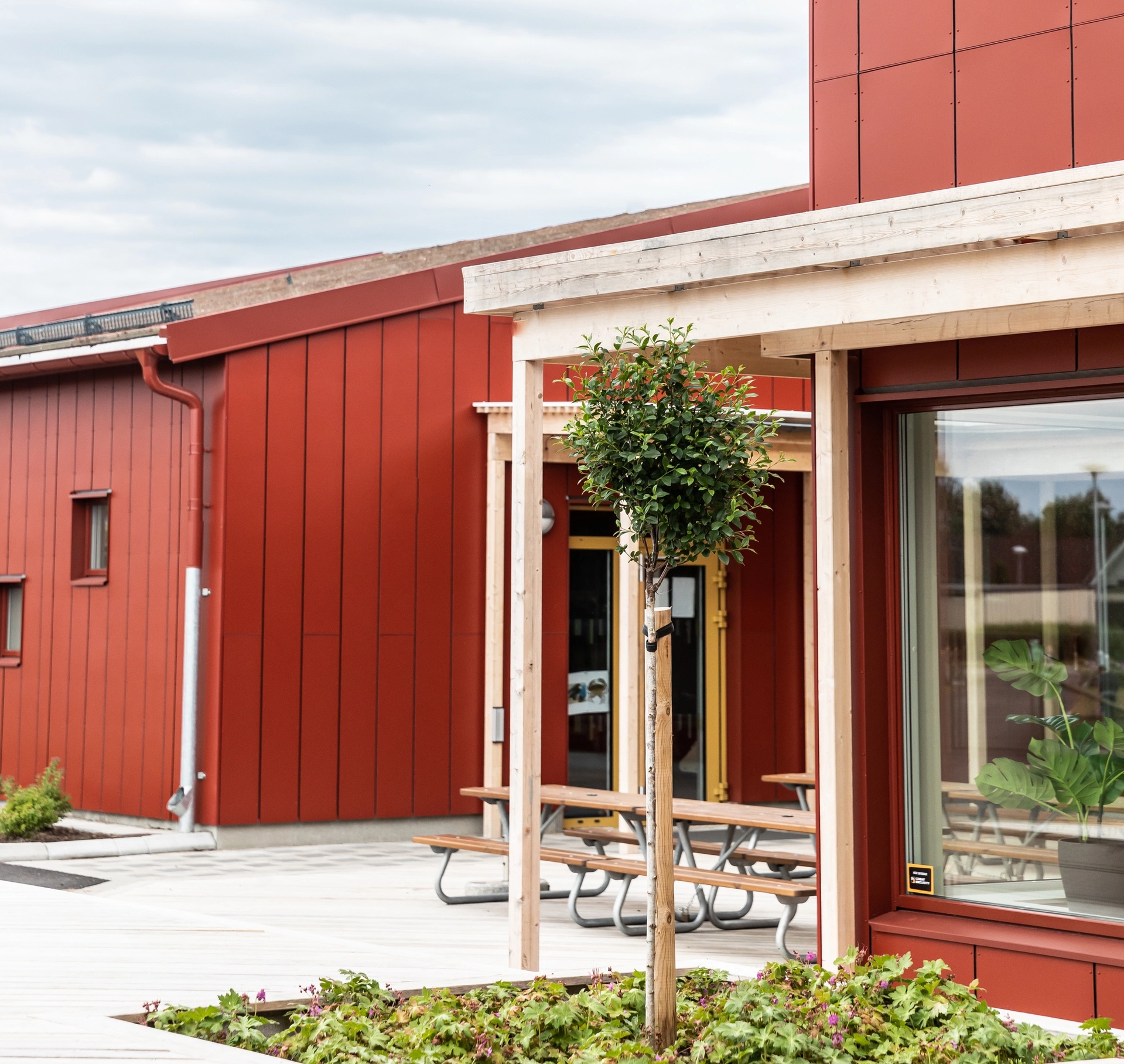 Håstens förskola exteriör med pergola