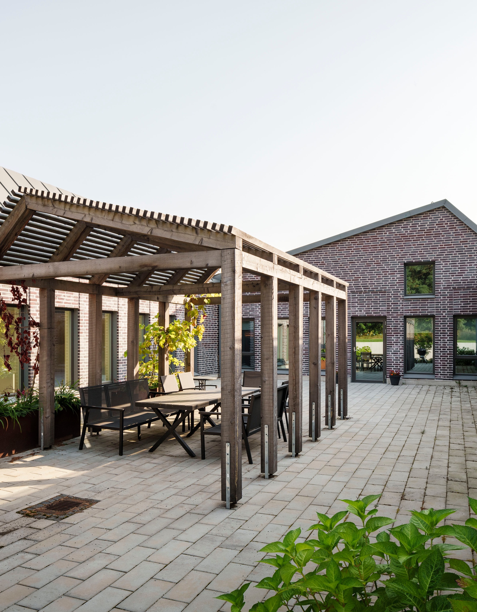Färlöv servicebostäder, gemensam utemiljö, pergola