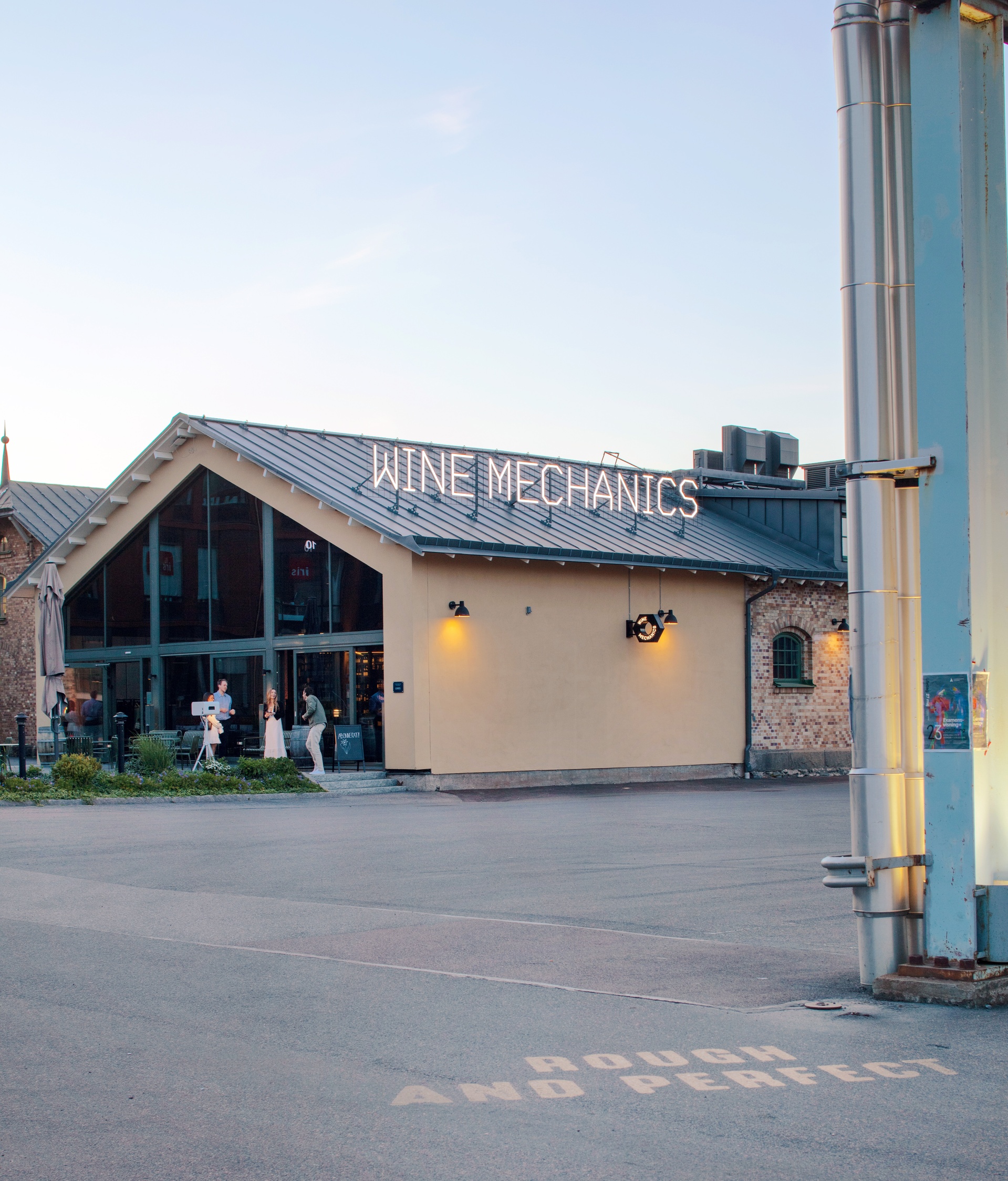 Wine Mechanics putsad fasad