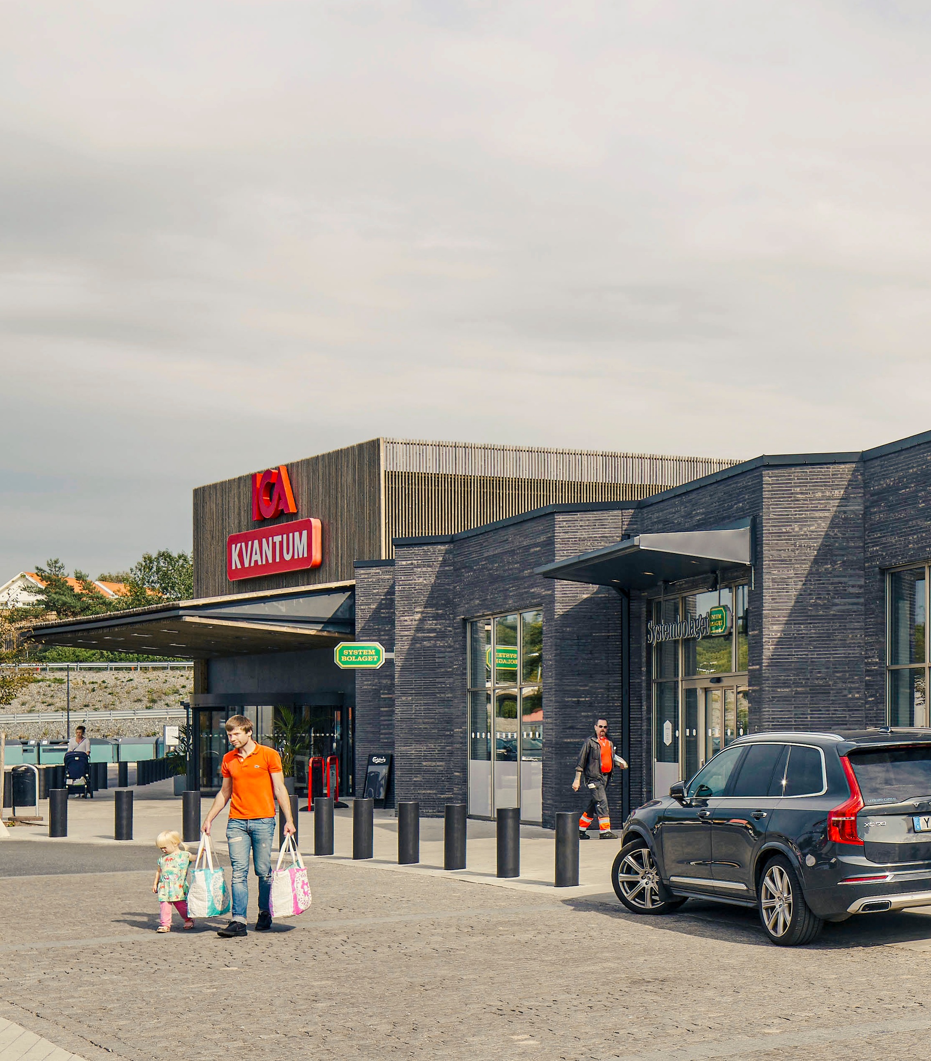 Kodakhuset ICA och Systembolaget