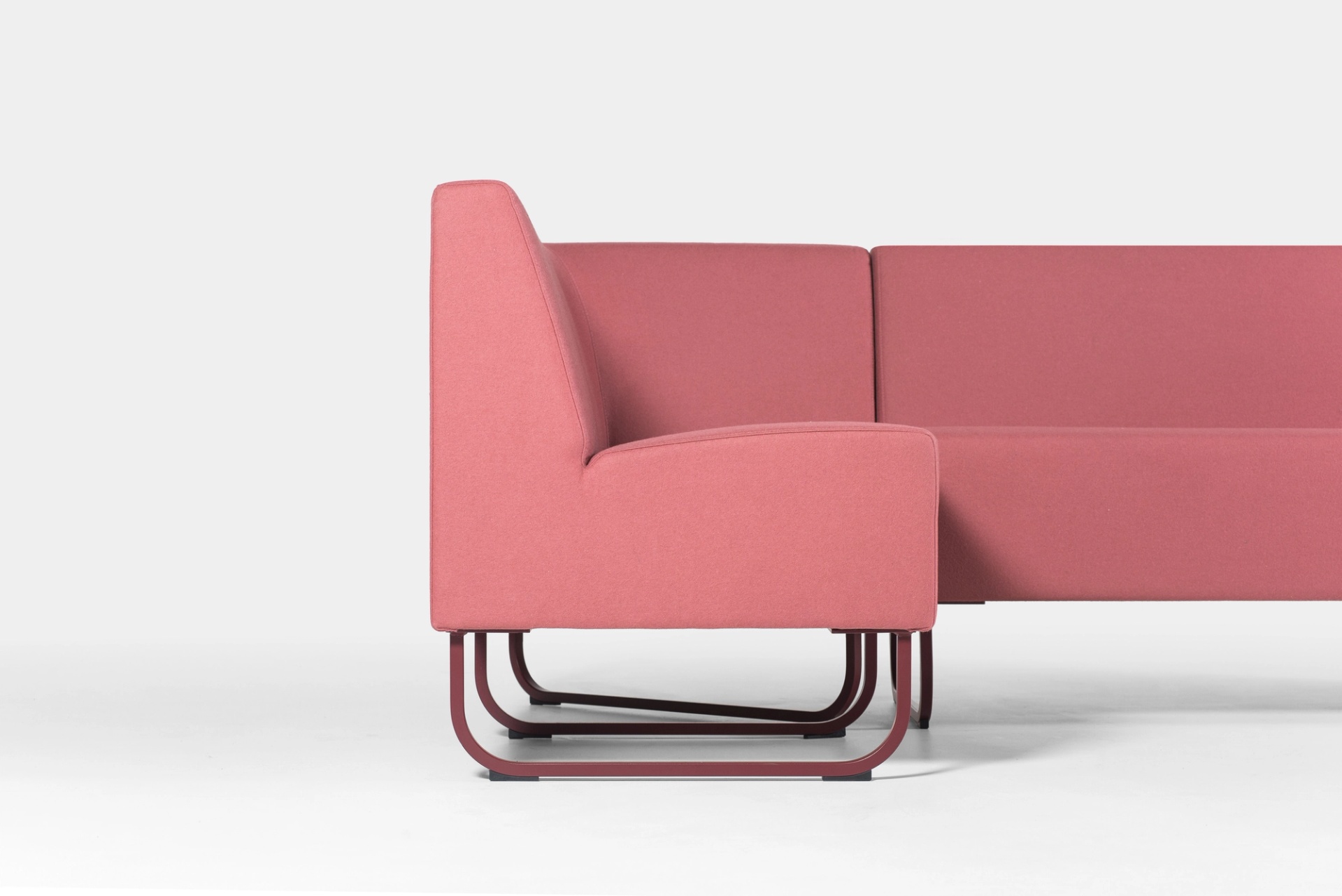 Produktbild soffan Base för Mitab av Krook & Tjäder