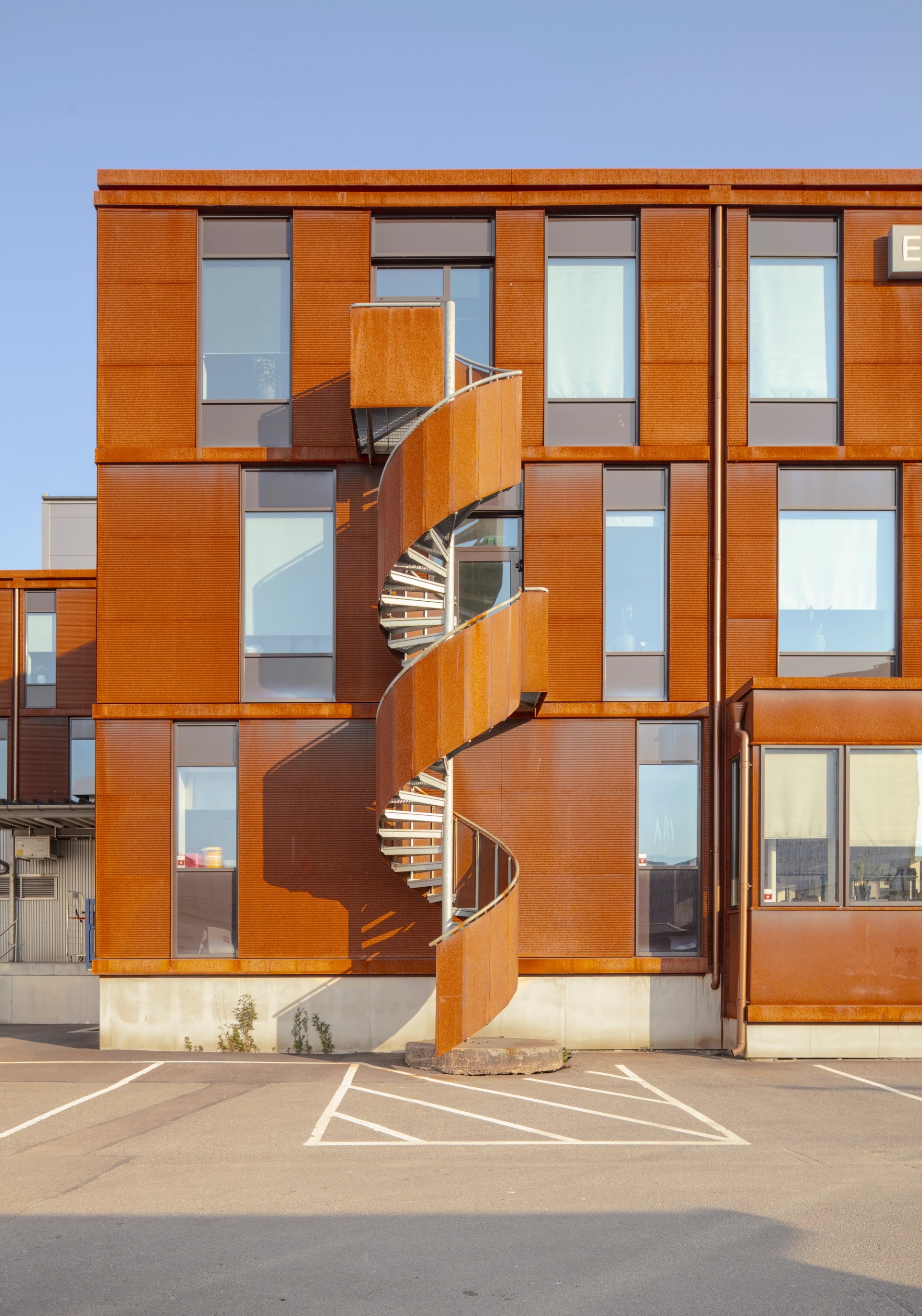 Slakthuset i Göteborg, fasad i corten och spiraltrappa