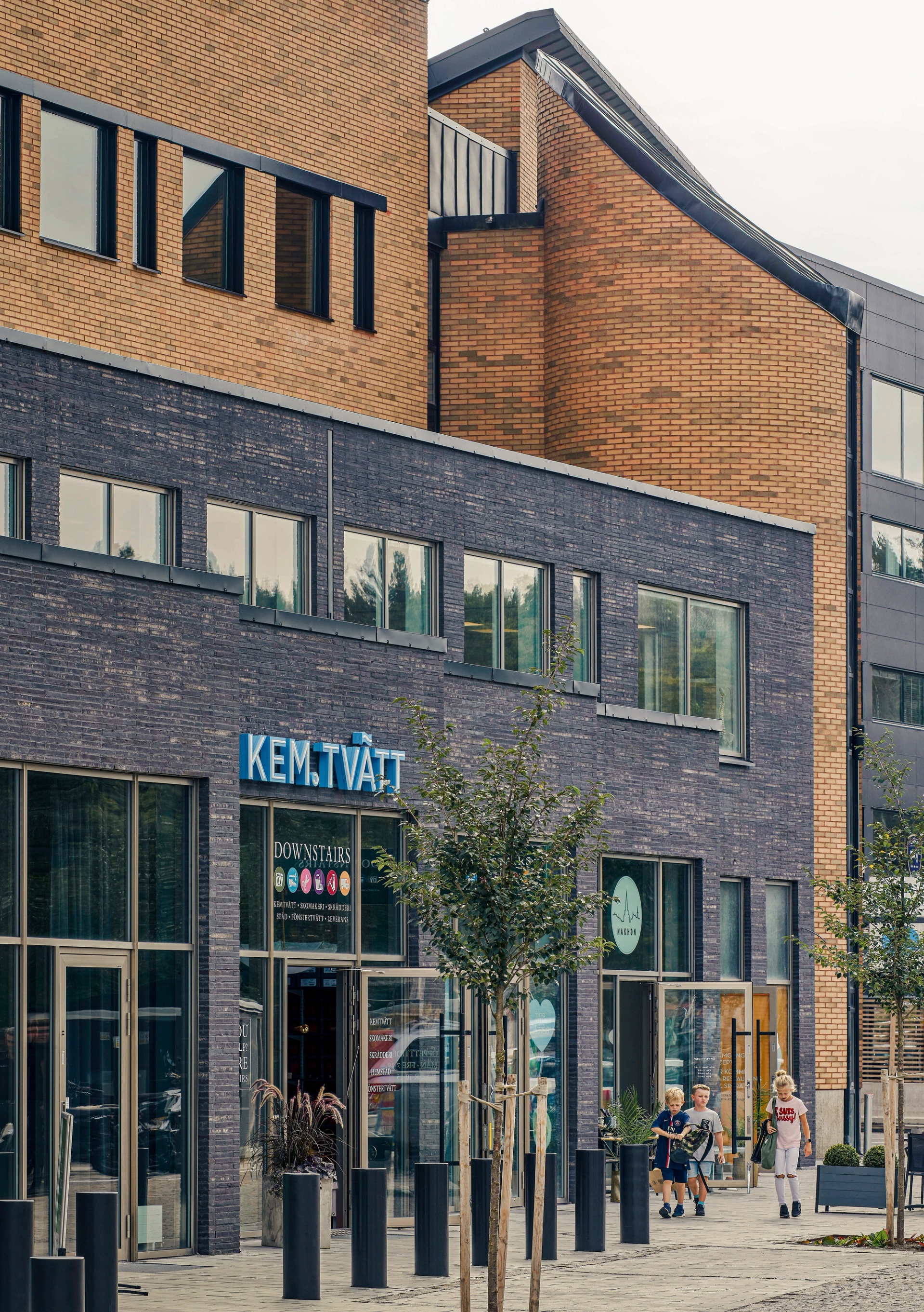 Kodakhuset med verksamheter som gör vardagen smidig för de närboende och besökare.