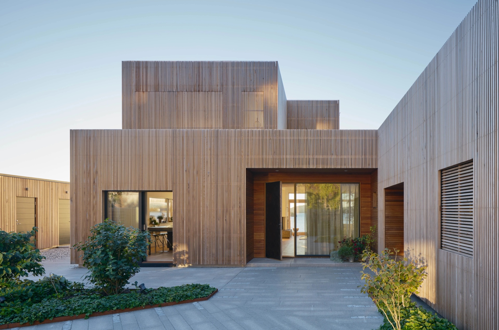 Entréfasaden på Villa R