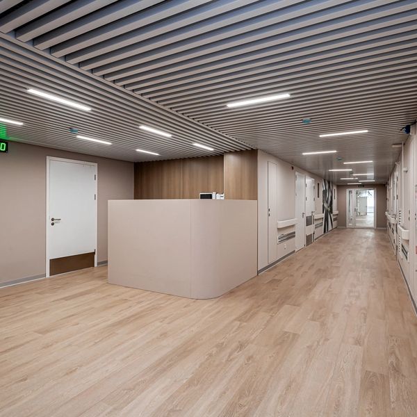 Оснащение сантехникой и потолочным покрытием МКНЦ имени Логинова