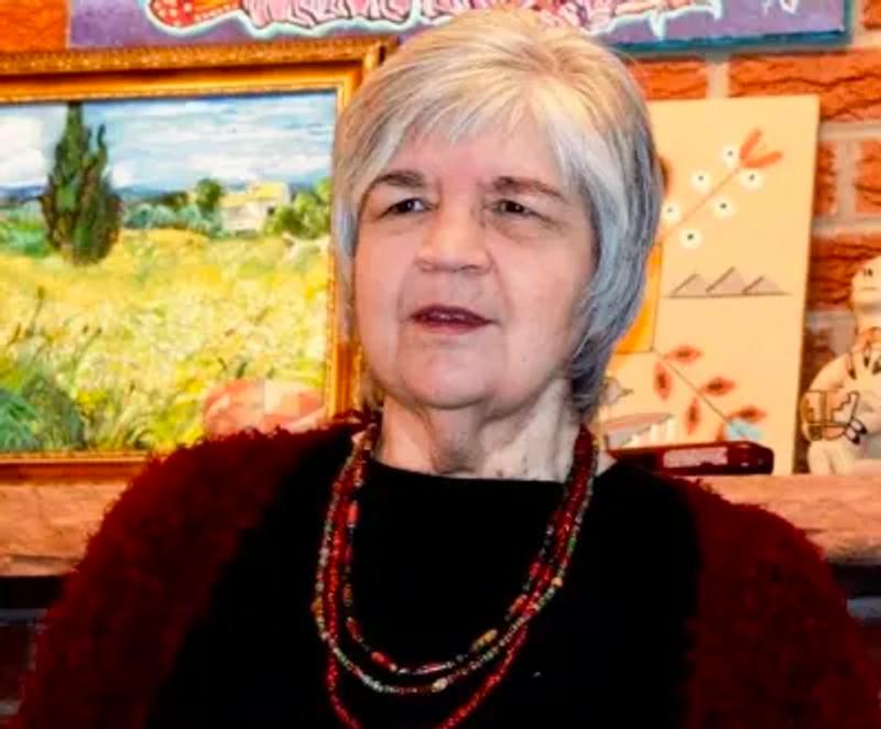 Portrait of Linda Lee Smith 