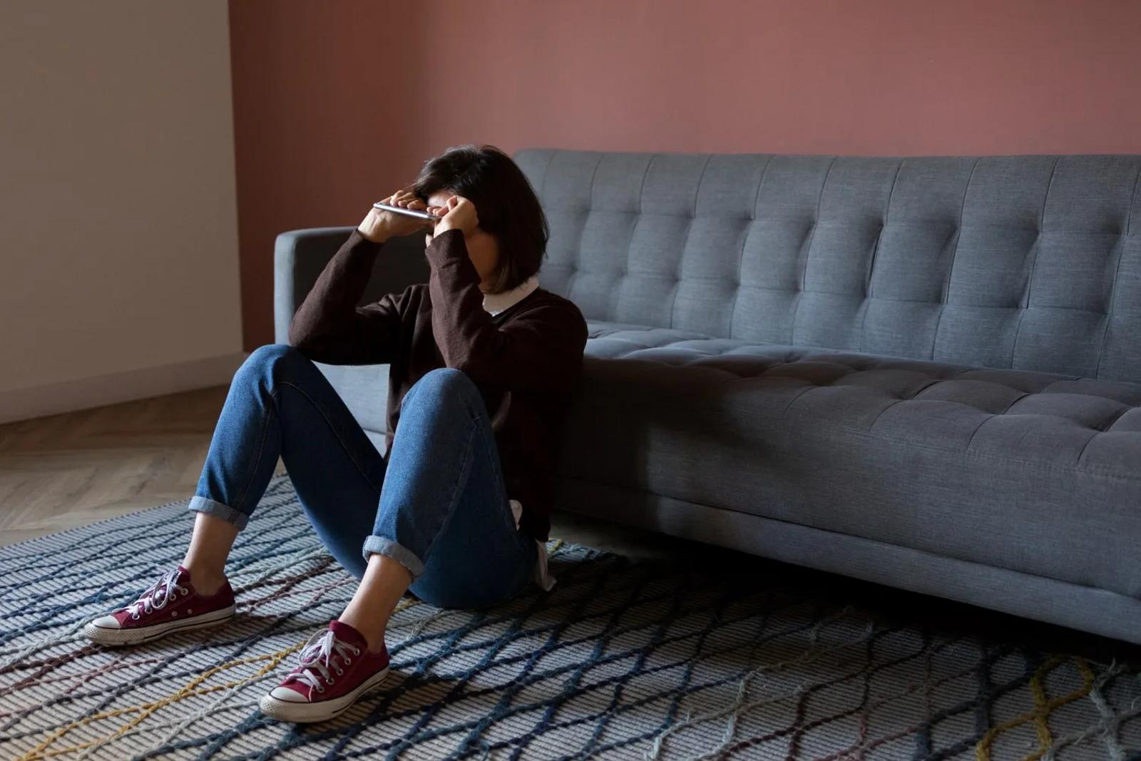Comprendre et gérer les crises d’angoisse : symptômes, causes et traitements