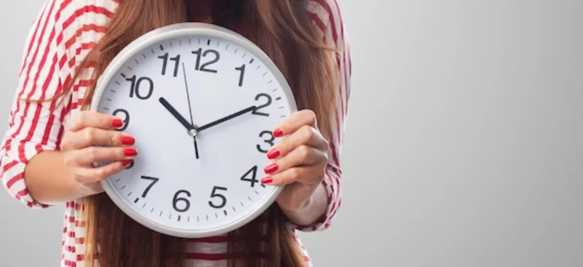 Heure Miroir 10h10 : Interprétation Complète et Message Caché