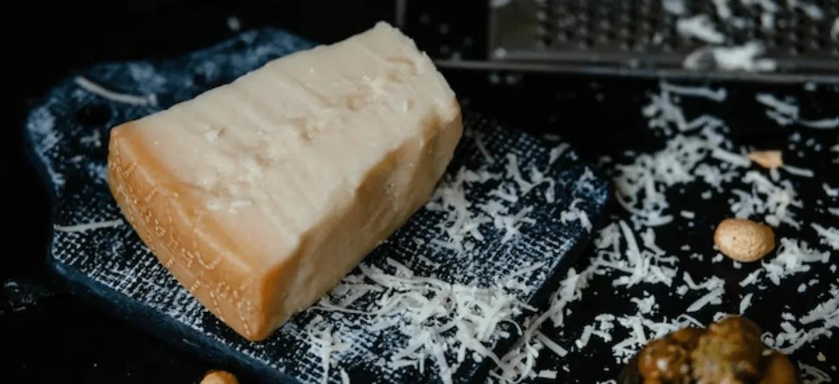 Découvrez le Grana Padano, un fromage italien polyvalent à la saveur unique !