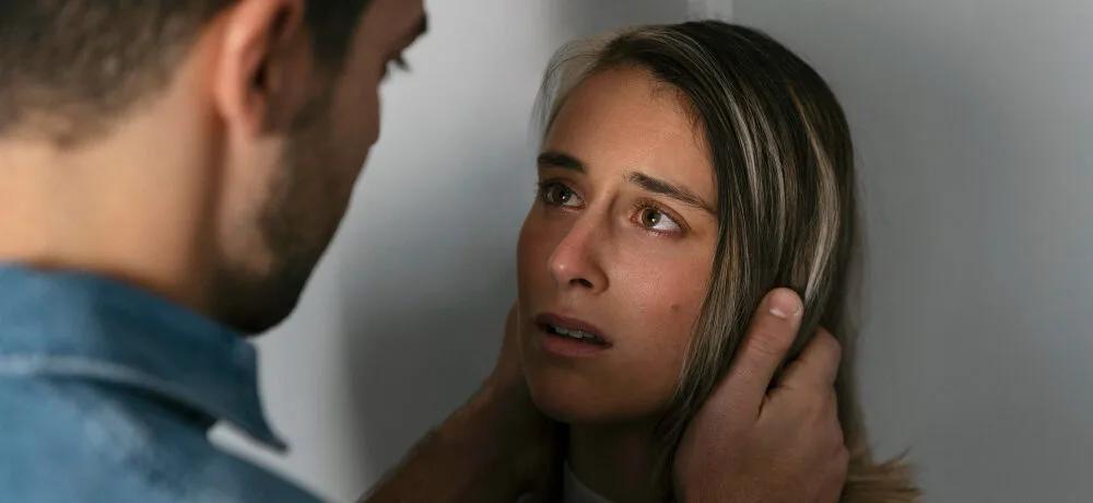 Dépendance affective : reconnaître les symptômes et en sortir
