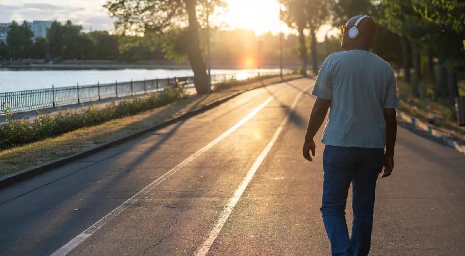 Allier exercice et méditation : les bienfaits de la marche méditative