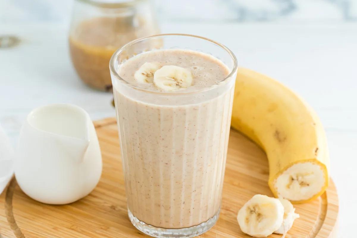 Comment faire un smoothie banane délicieux et rafraîchissant