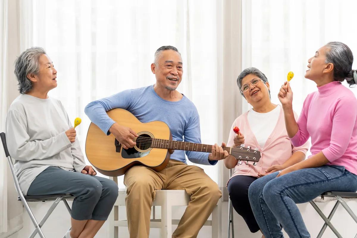 Les bienfaits de la musique pour les personnes atteintes d’Alzheimer ou de démence