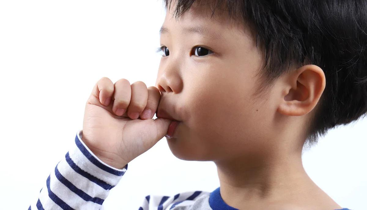 Comment aider votre enfant à se débarrasser de l’habitude de sucer son pouce ?