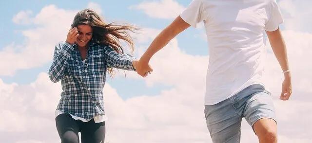 Signaux d’alarme et confiance: les clés d’une relation amoureuse saine