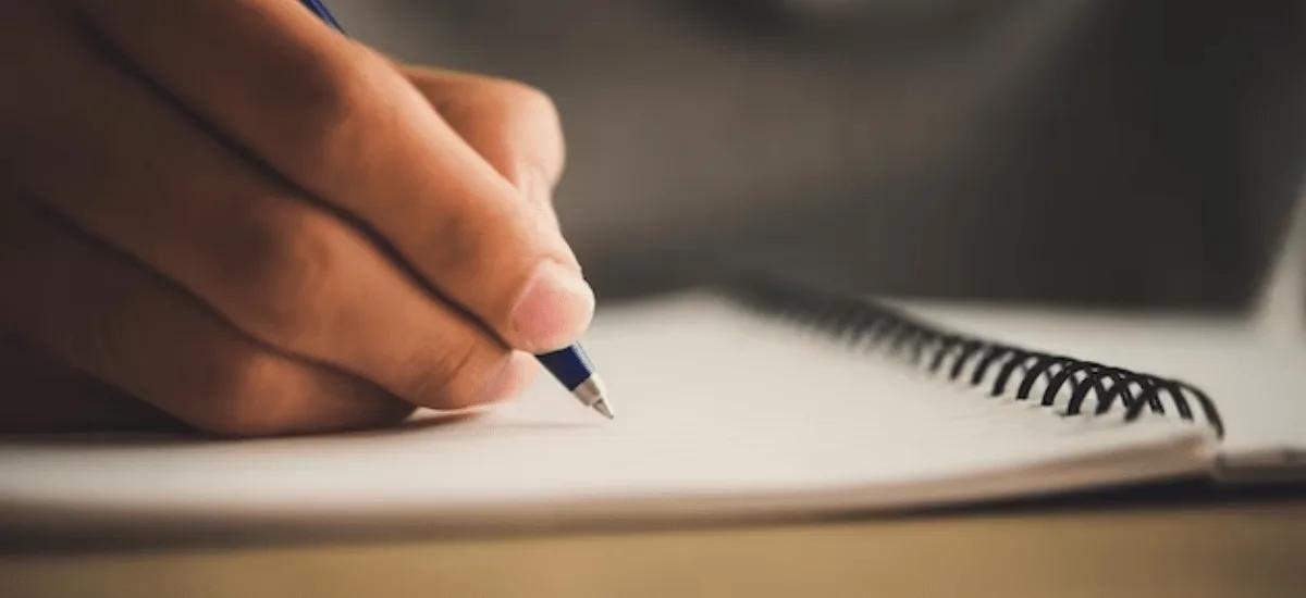 Comment rédiger un brouillon de roman : 5 conseils pour rédiger un premier jet