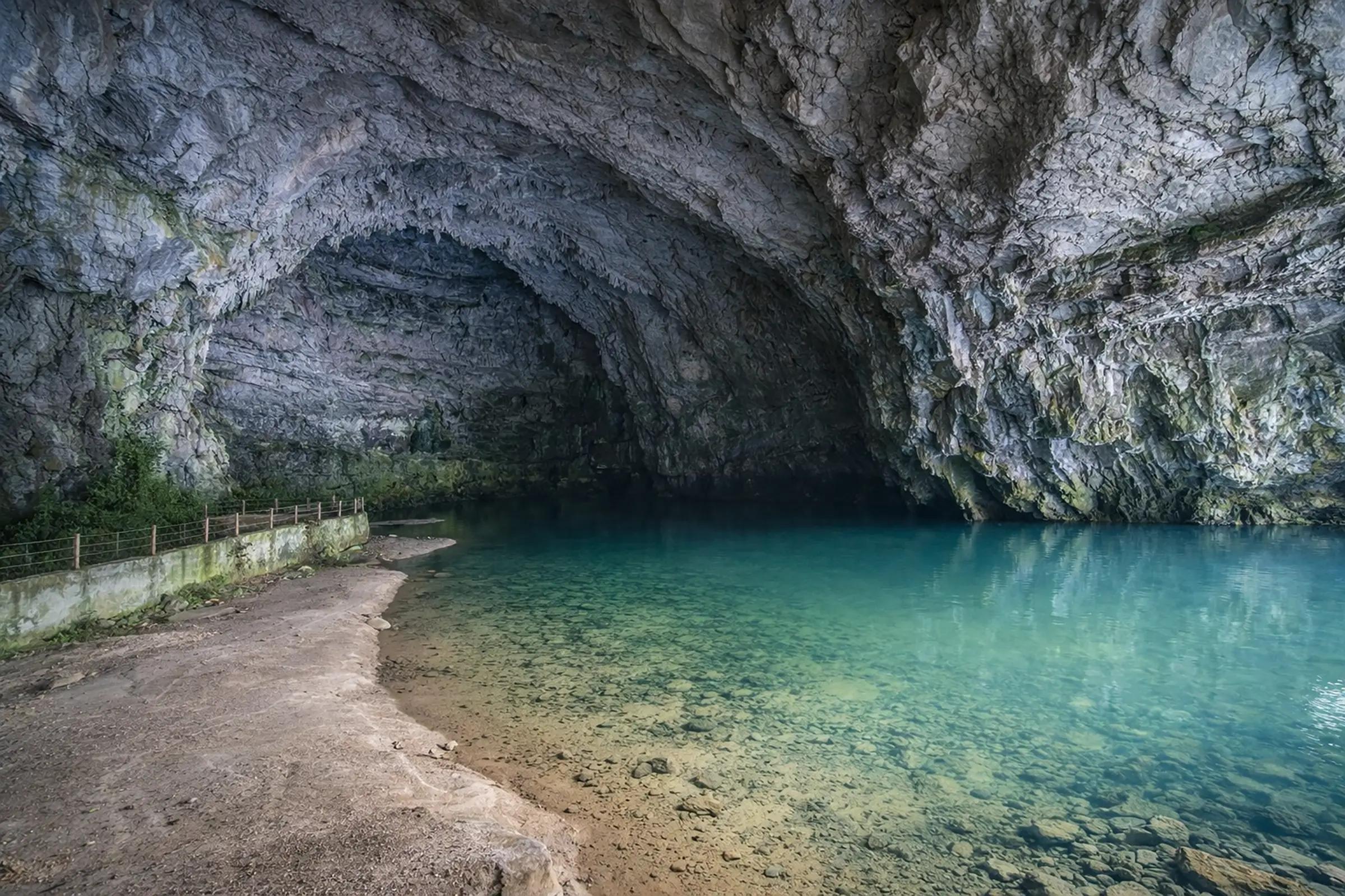 Planina Cave