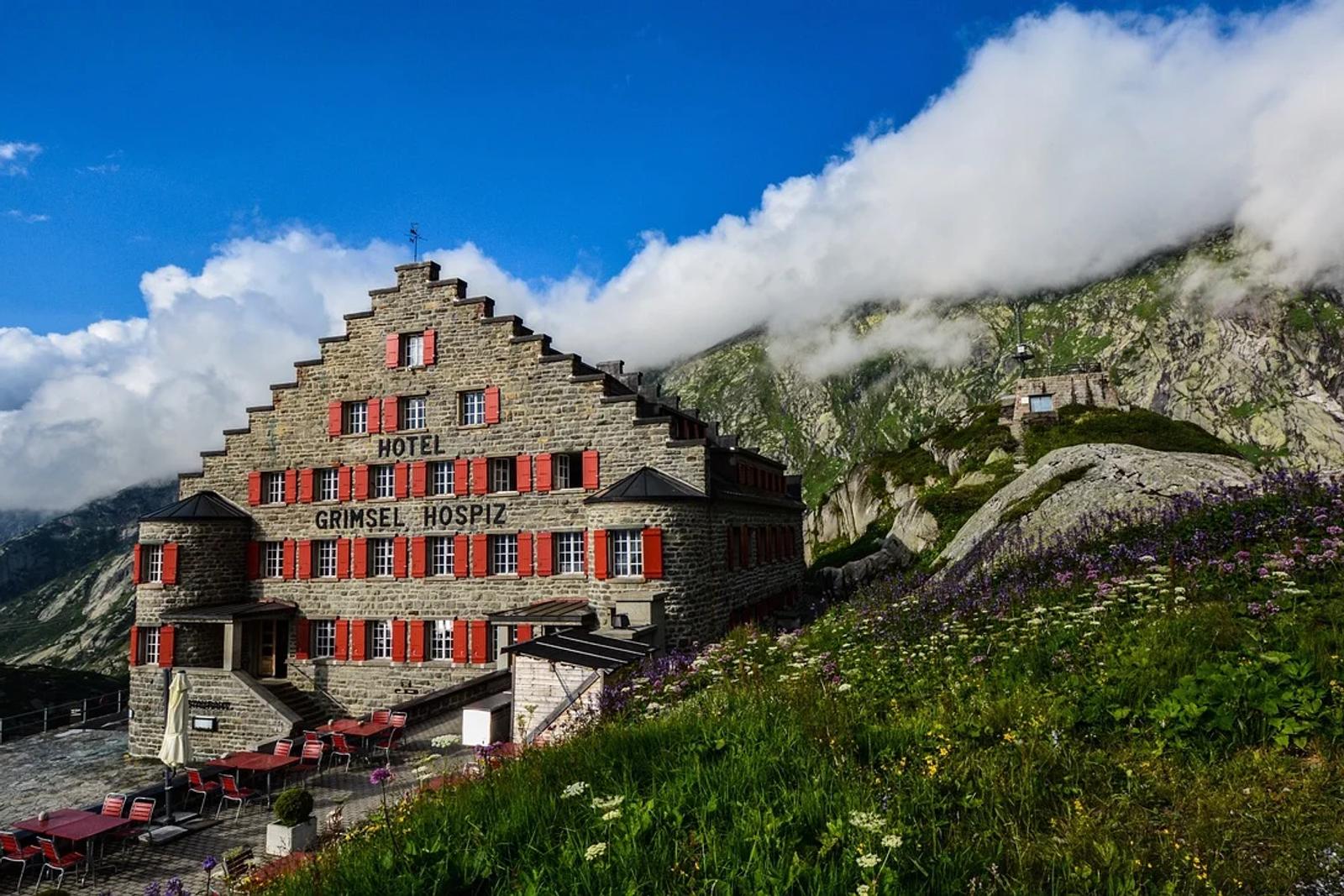 Best budget hotels in Switzerland: cities, prices and money-saving tips