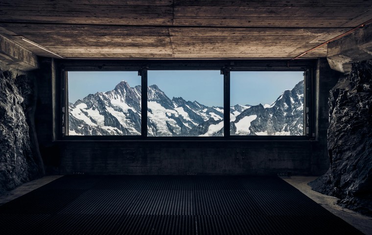 Best Hotels in Swiss Ski Resorts: Areas, Prices and Booking Tips