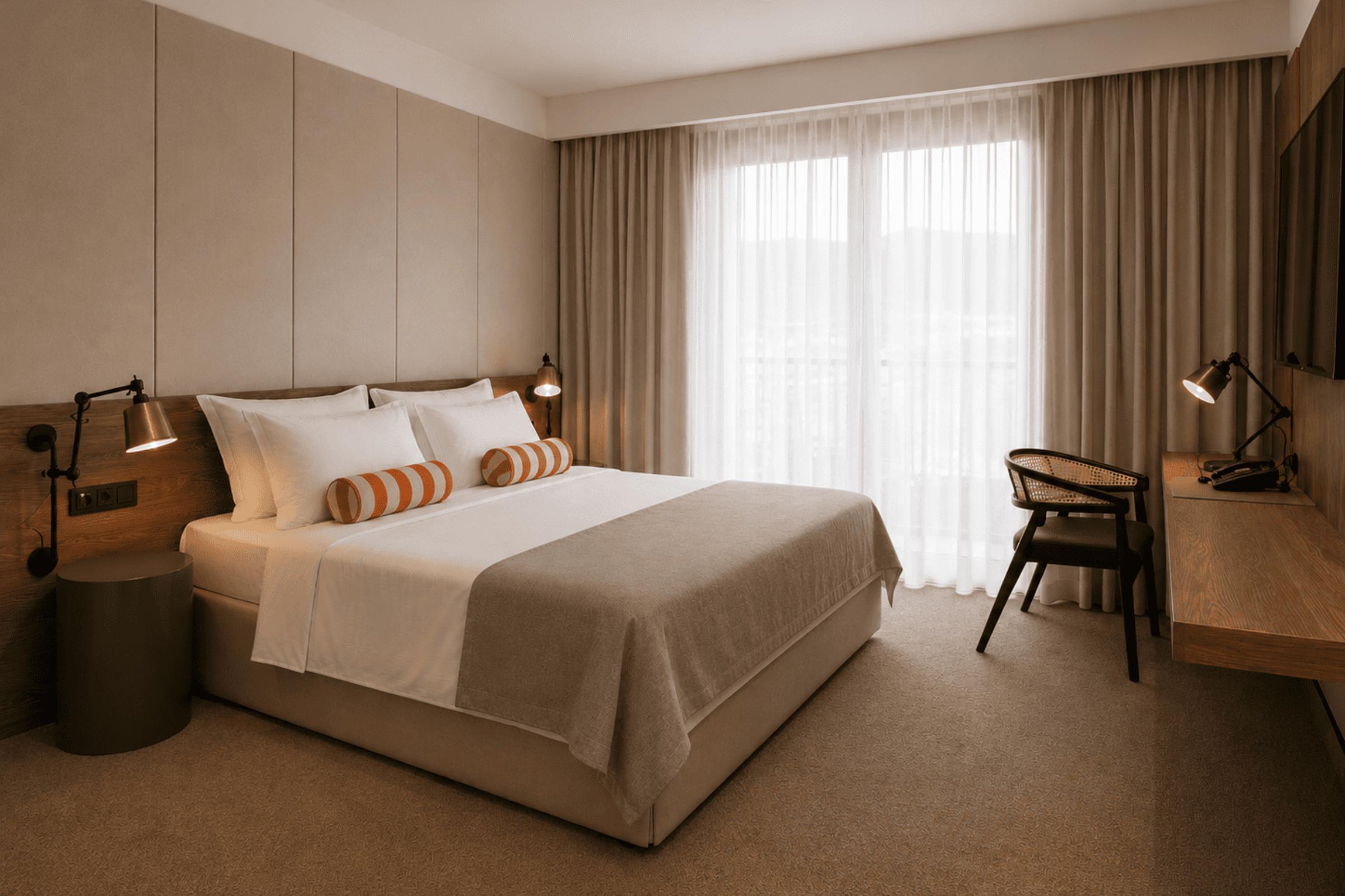 Infinity Hotel & More