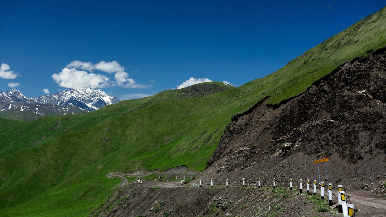 How to Get from Tbilisi to Batumi: Train, Bus, Transfer, Car Rental – Comparison