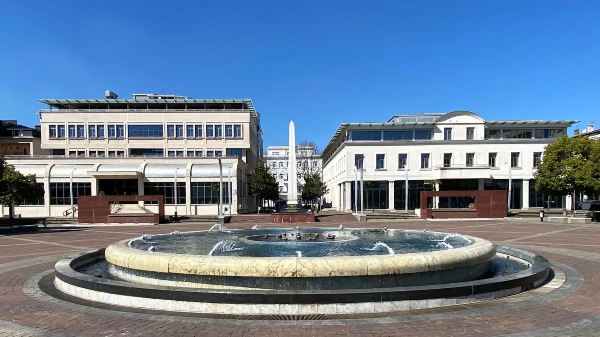 Independence Square (Trg Nezavisnosti)