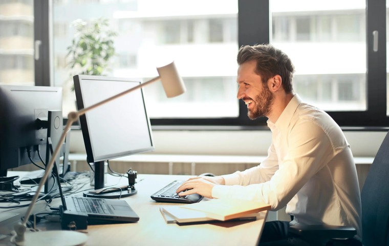 Internet for Digital Nomads in Doha: Coworking Spaces, Wi-Fi Cafés and VPN Requirements