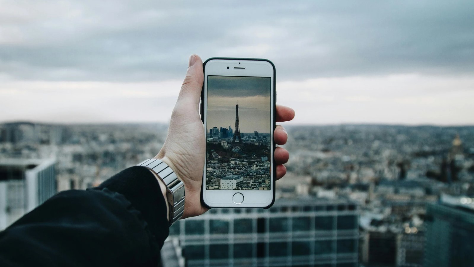 eSIM для путешествий: как сэкономить на роуминге?