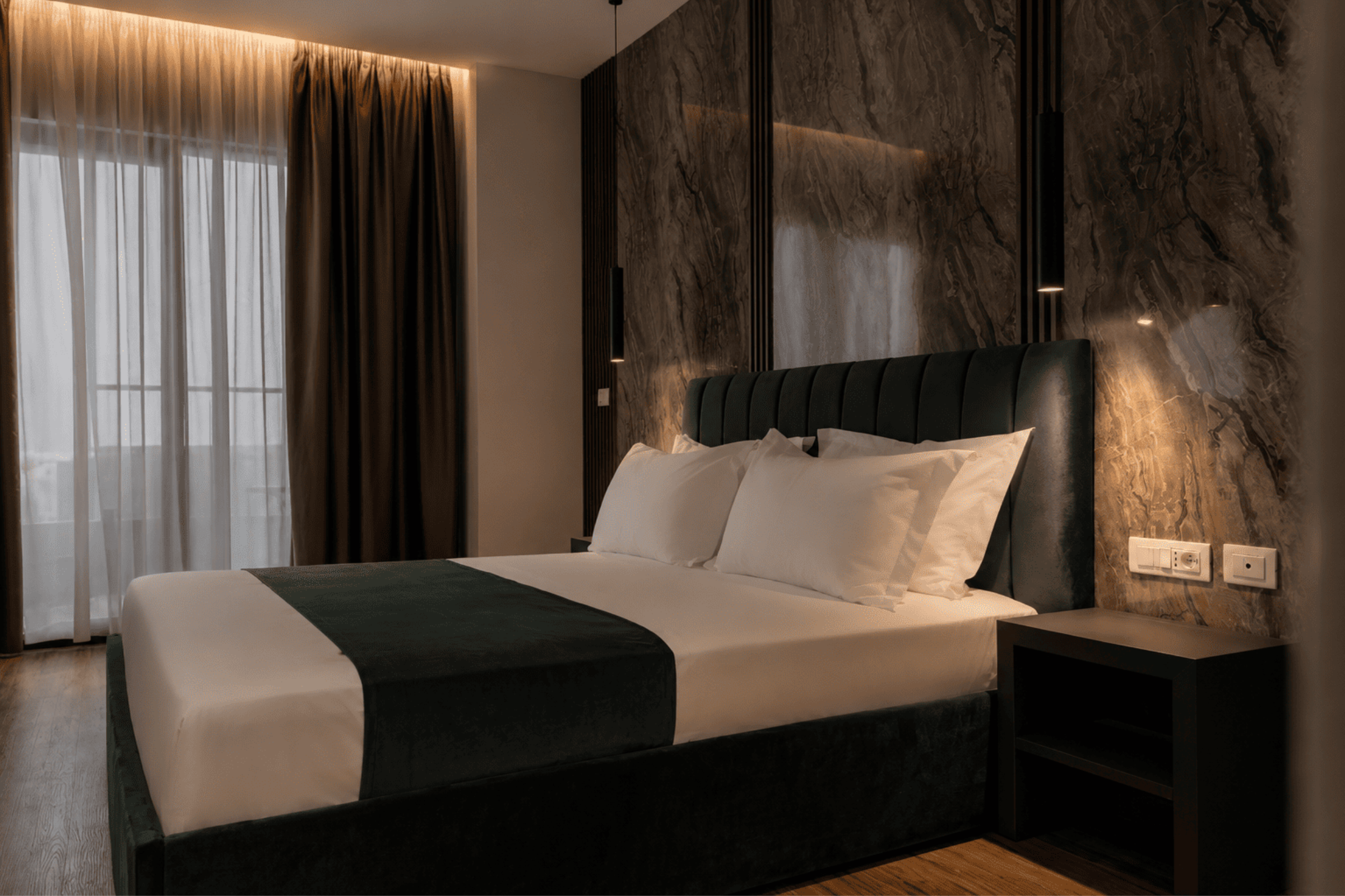 Aks Hotel