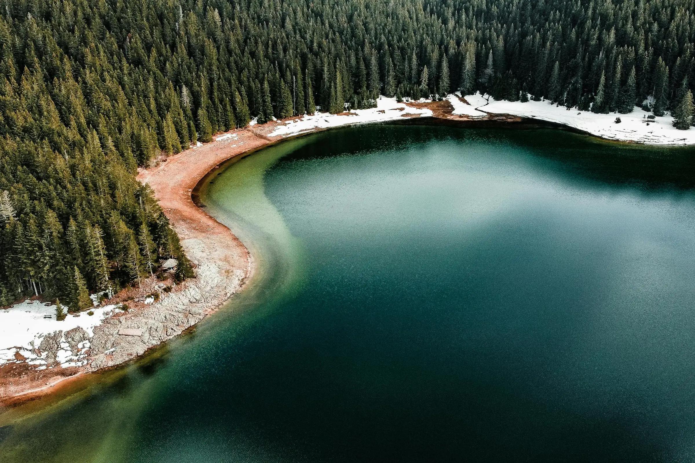 Чёрное озеро 