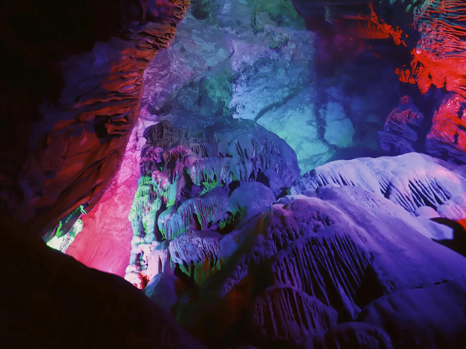 Пещера Прометея