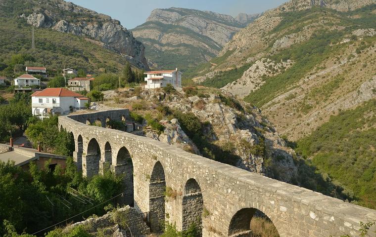 Bar Aqueduct
