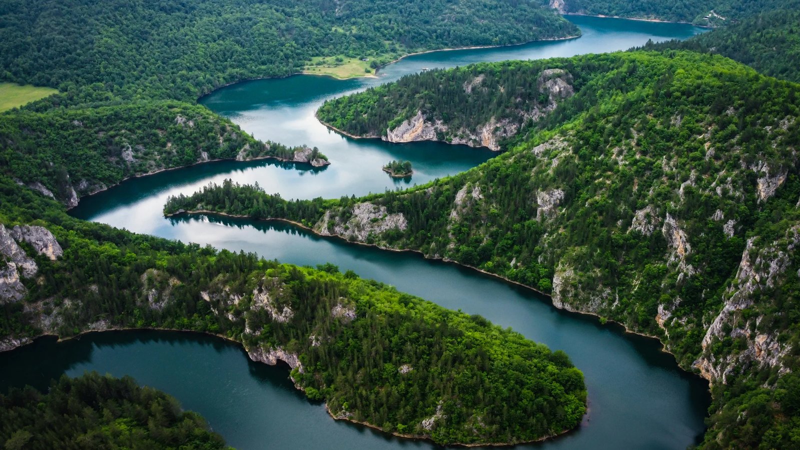 Lake Skadar: €5 Kayaks, Pelicans, and the Real Virpazar Fish Dinner