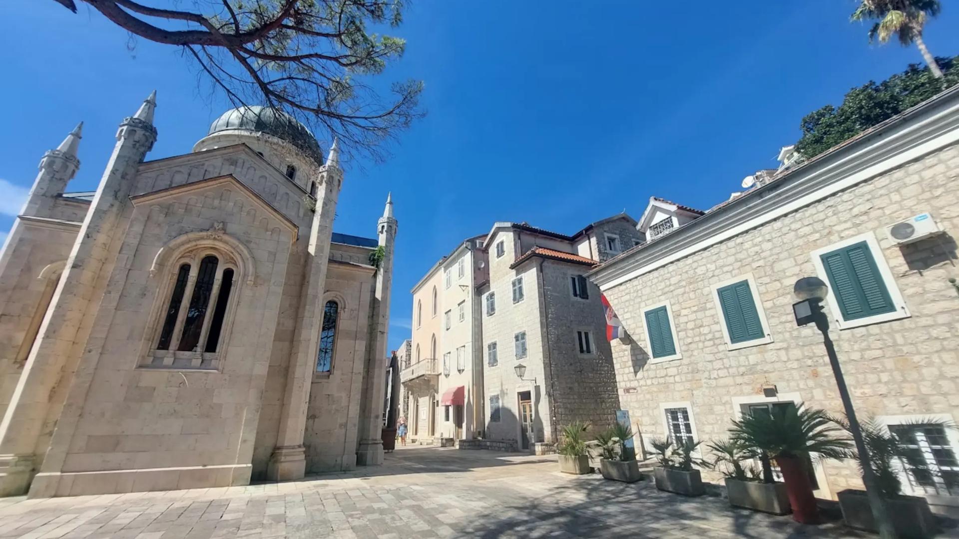 Belavista Square