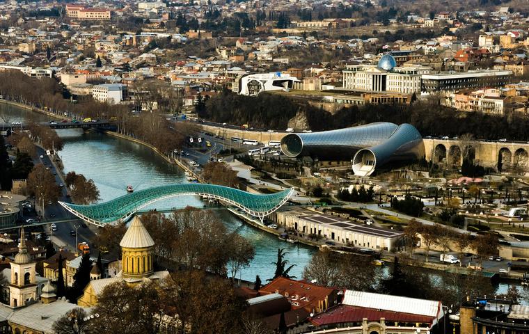 Мост Мира и парк Рике