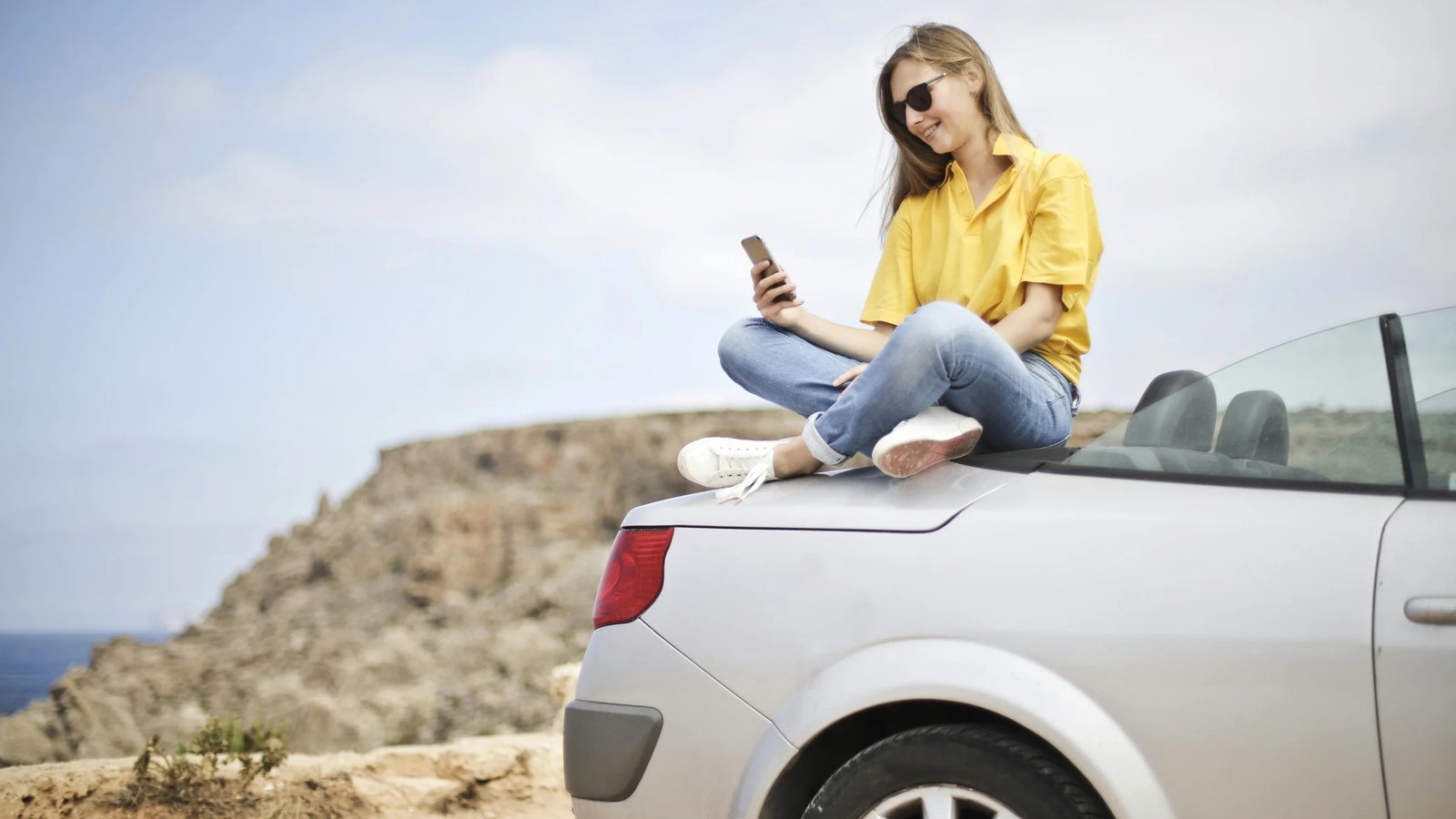 eSIM vs Local SIM Card in Montenegro: Which Is Better for Travelers