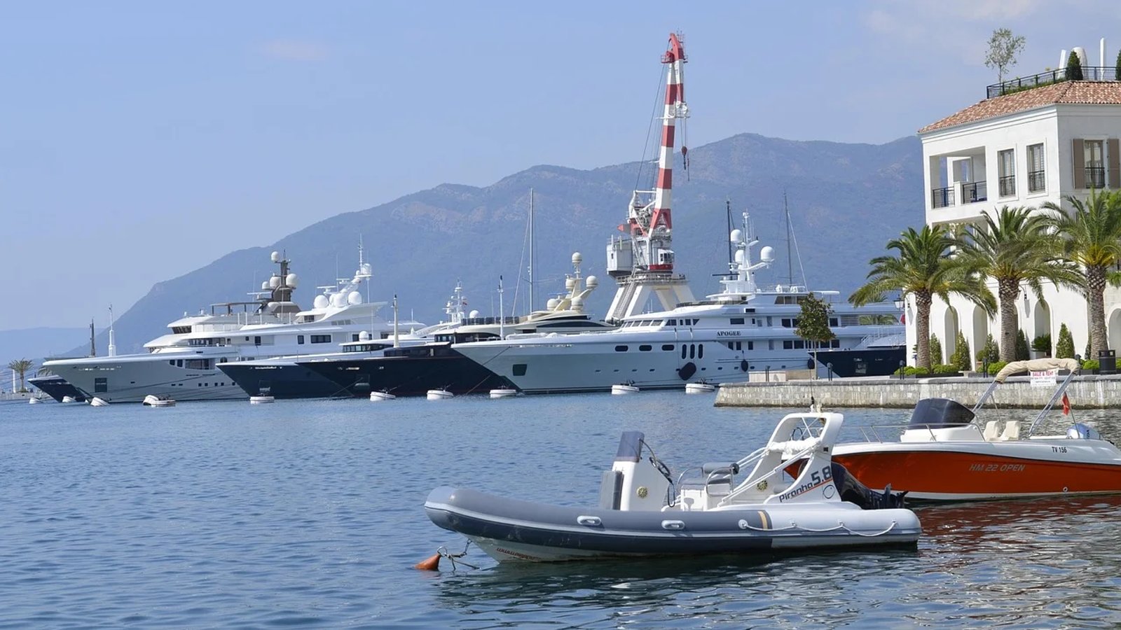 Тиват и Порто Монтенегро: гайд по самому современному городу Черногории