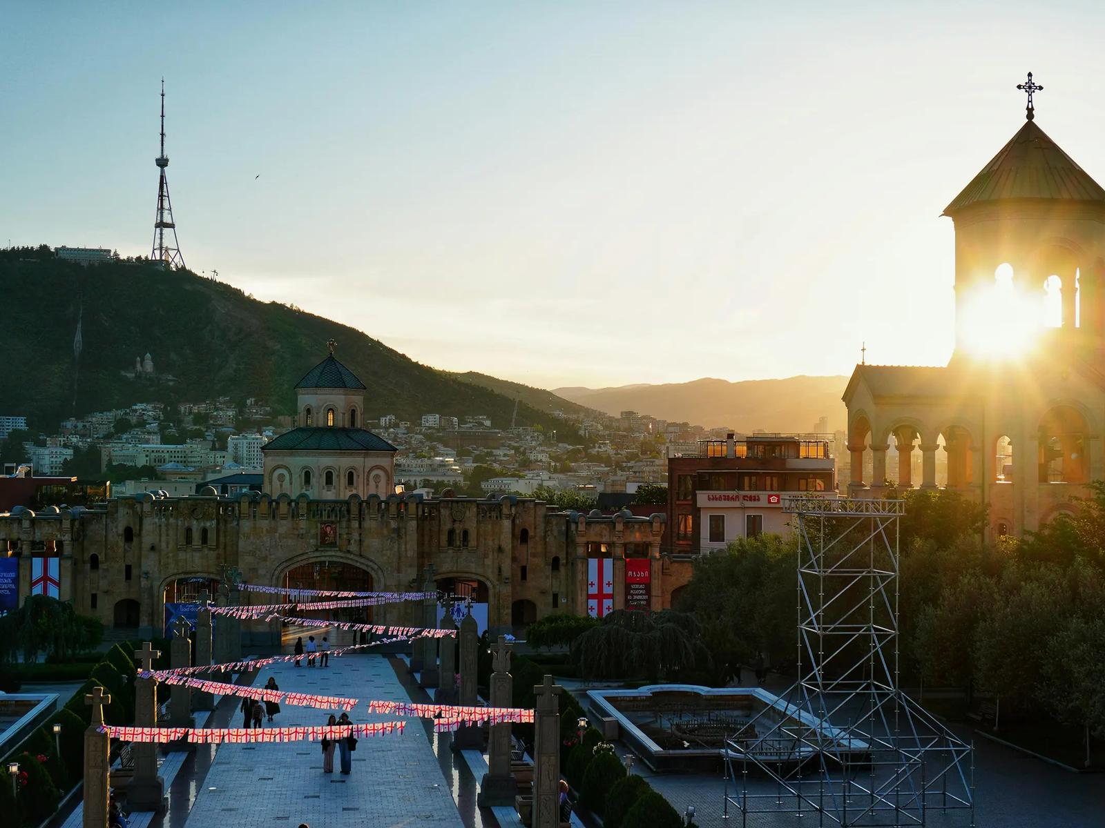 Гора Мтацминда и фуникулёр