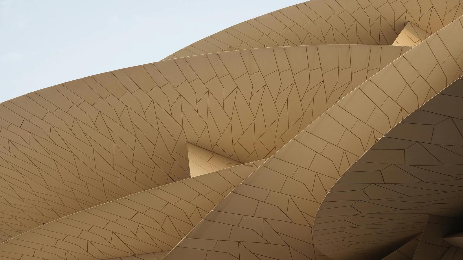 Футуристический архитектурный дизайн в музее Дохи