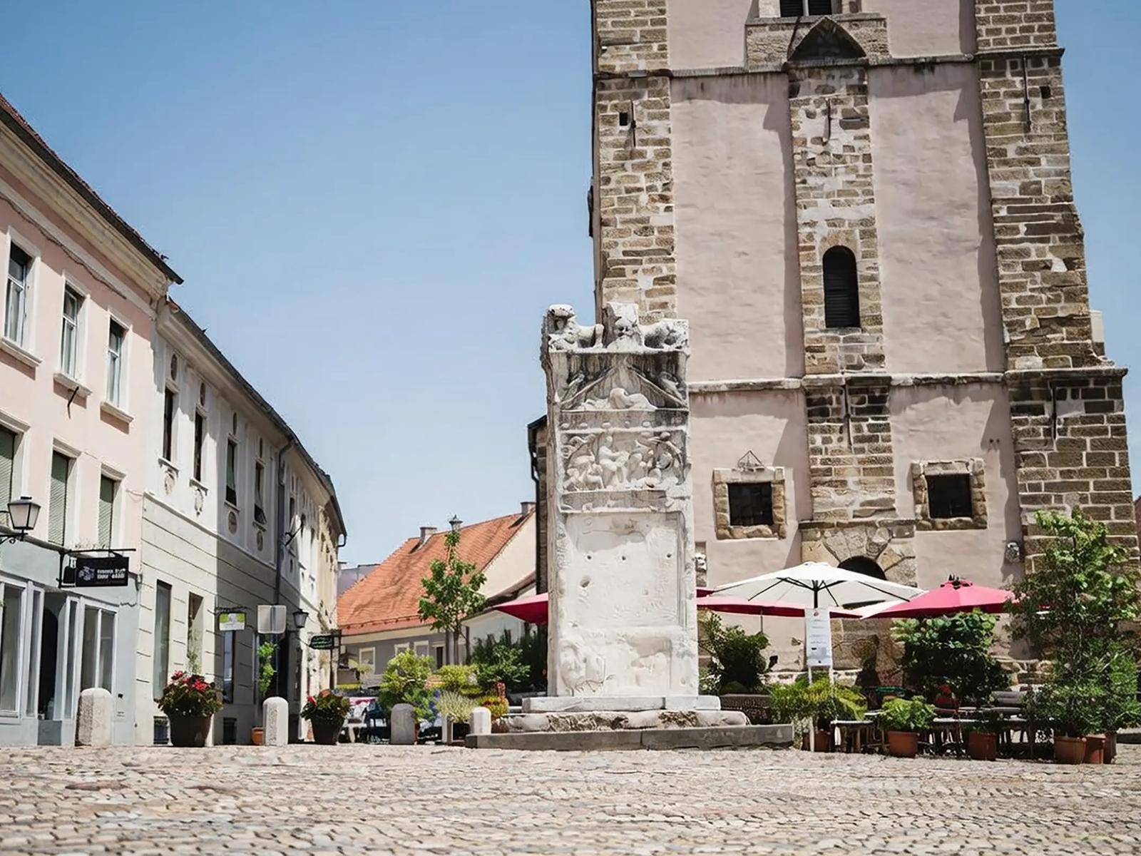 Памятник Орфею