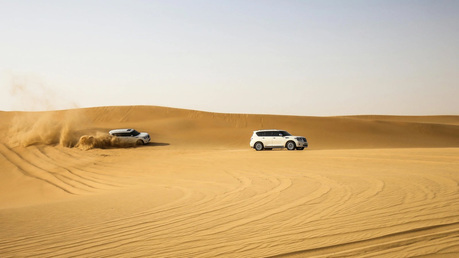 Самостоятельно за рулём в пустыню Катара: какую машину арендовать и куда ехать