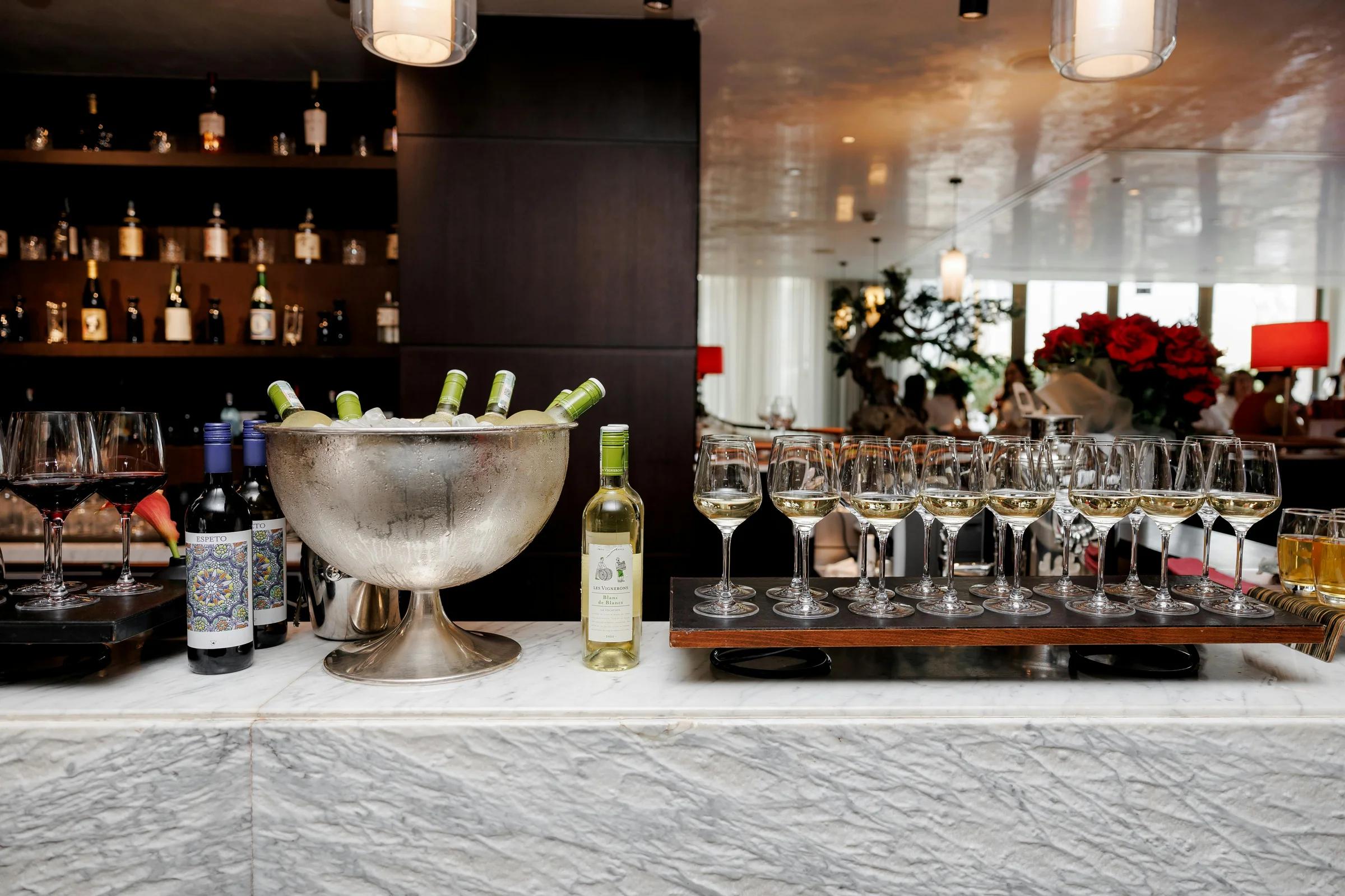 бокалы красного вина