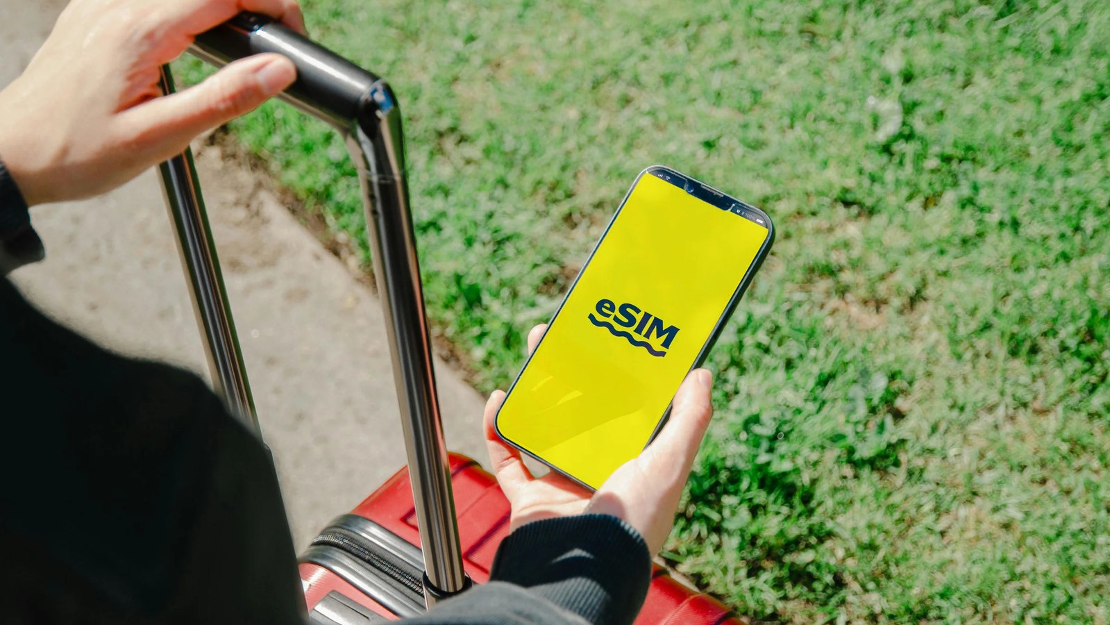 Albania Internet 2026: eSIM from €3.5 vs €25 Airport SIM — Honest Guide