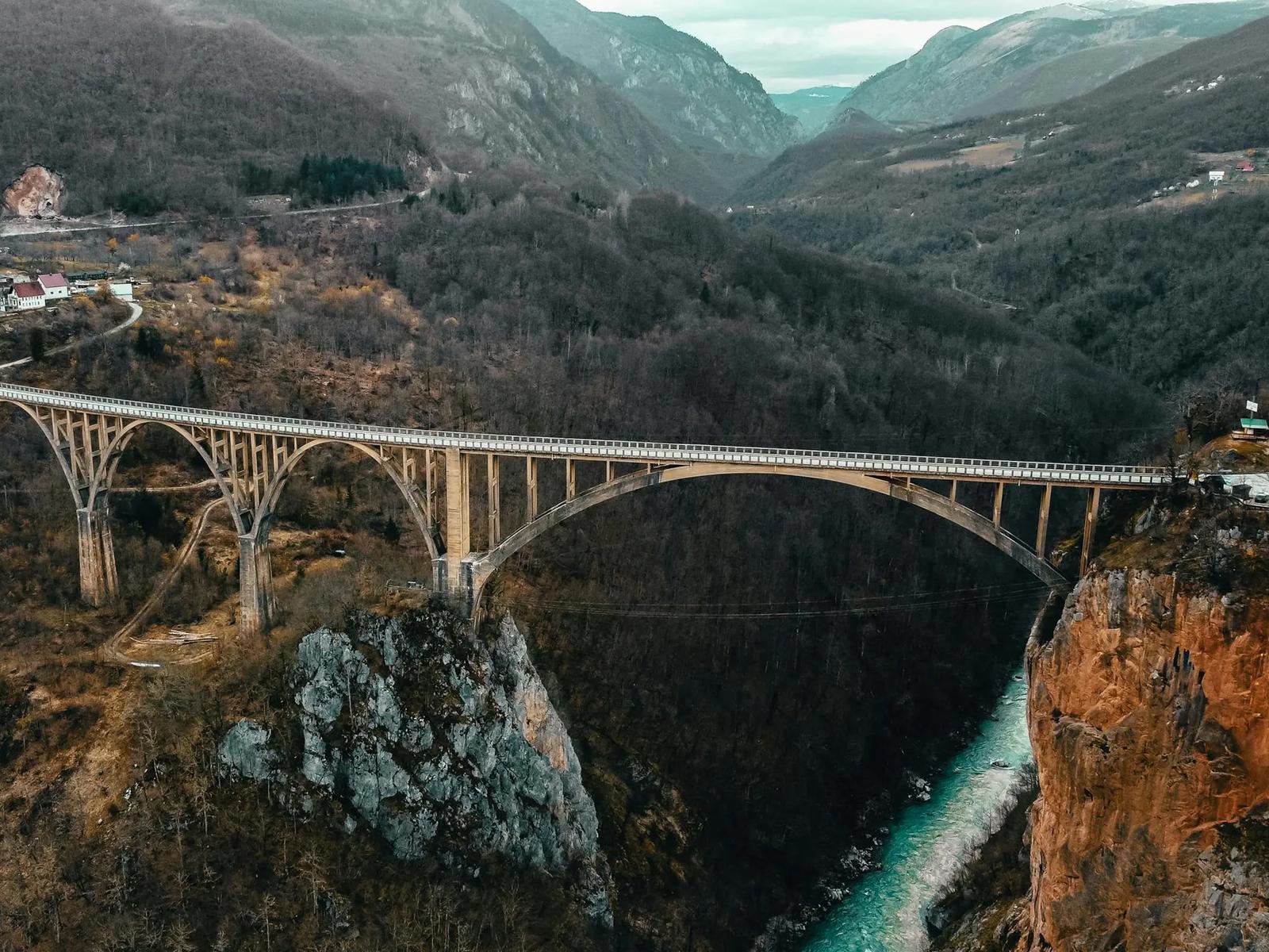 Мост Джурджевича через Тару